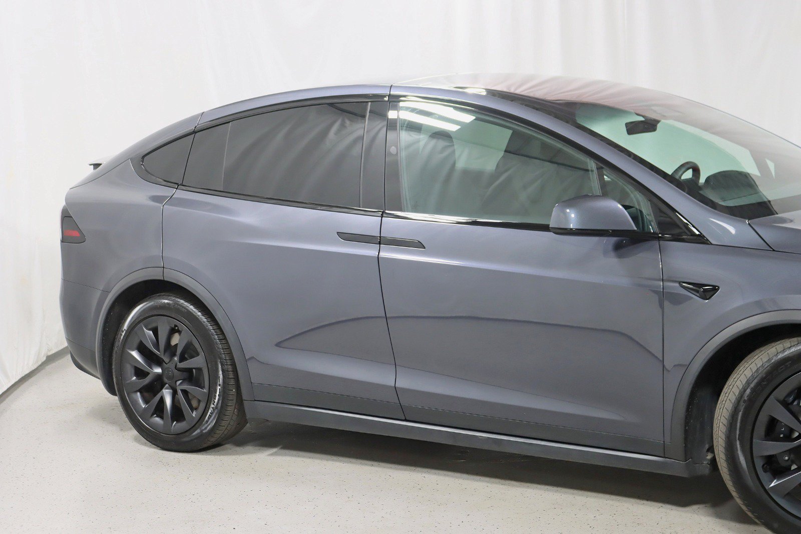 Used 2023 Tesla Model X AWD/4WD image 3
