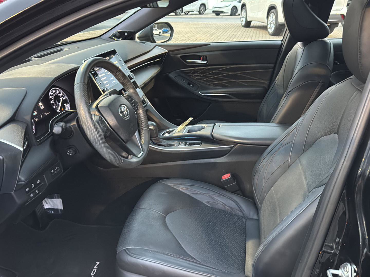 Certified 2022 Toyota Avalon Limited w/ Advanced Safety Package image 8