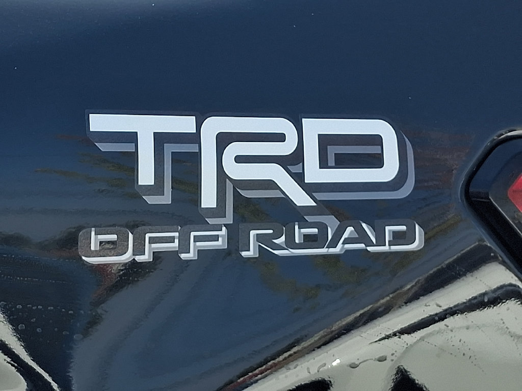 Used 2025 Toyota Tacoma TRD Off-Road w/ TRD Off Road Upgrade Package AWD/4WD image 31