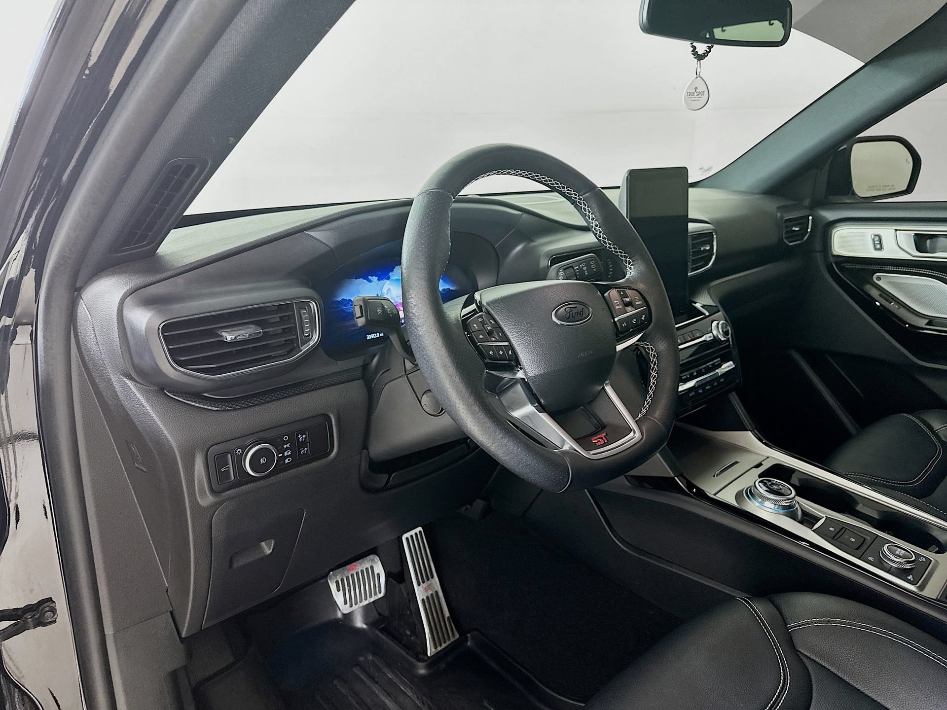 Used 2023 Ford Explorer ST w/ Equipment Group 401A AWD/4WD image 10