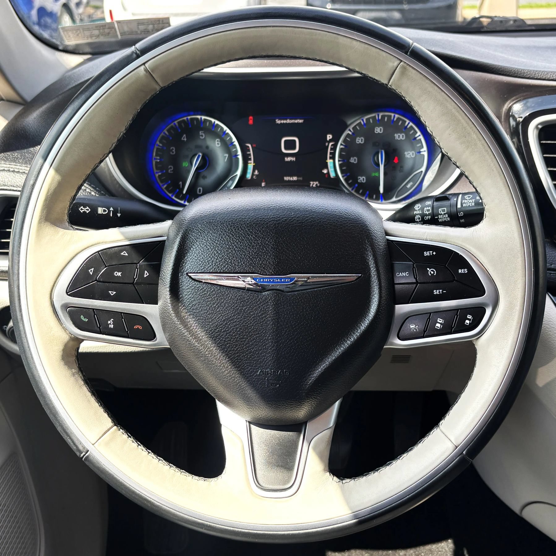 Used 2018 Chrysler Pacifica Limited w/ Advanced Safetytec Group FWD image 15