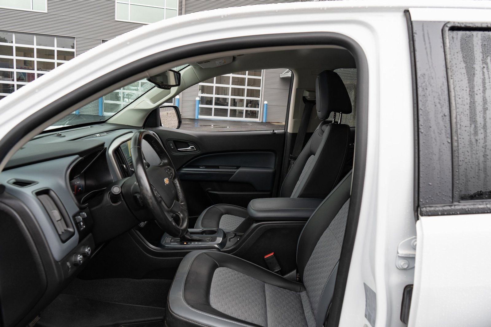 Used 2021 Chevrolet Colorado Z71 w/ Safety Package AWD/4WD image 14