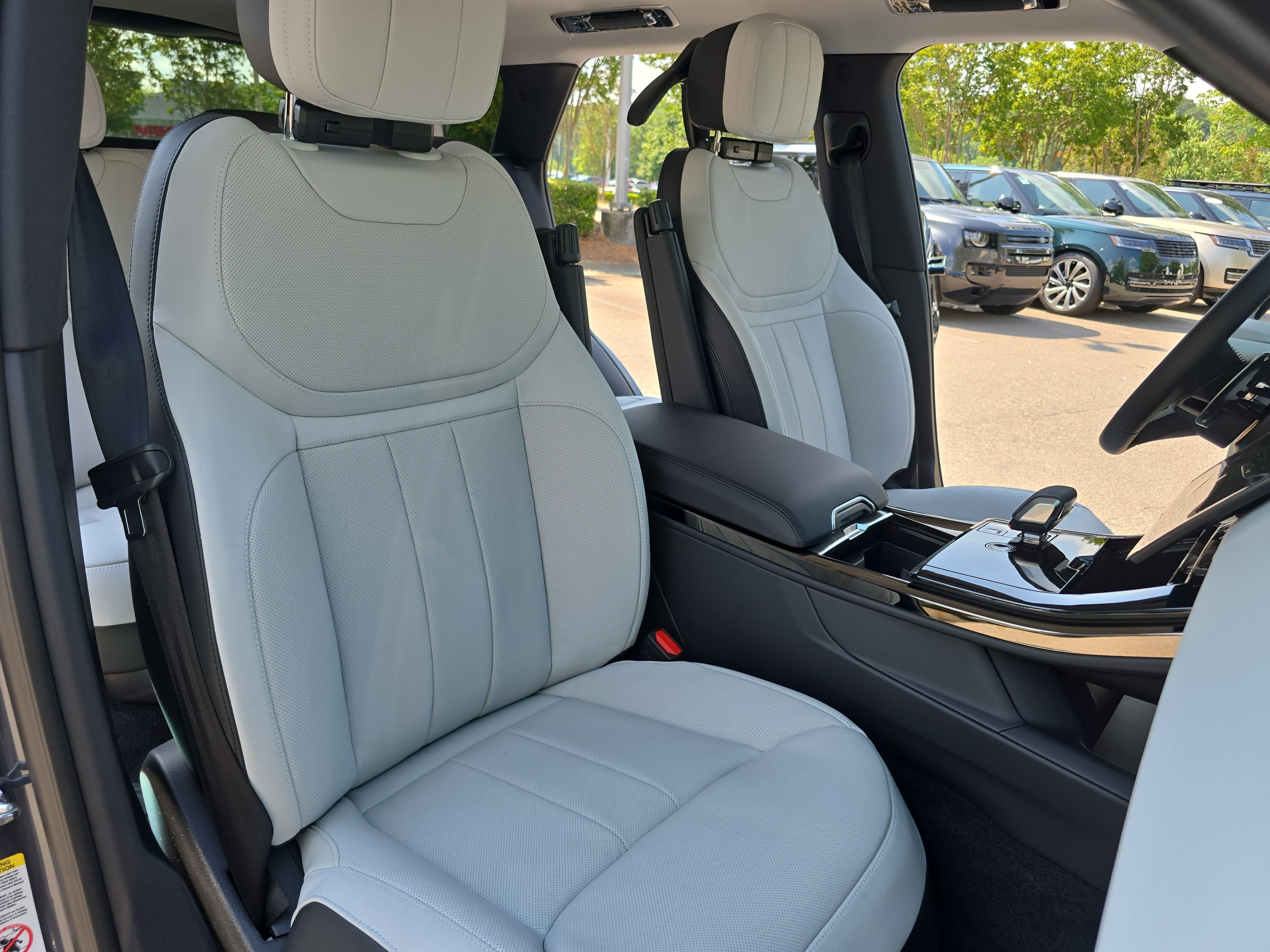 New 2026 Land Rover Range Rover Sport Dynamic SE AWD/4WD image 10