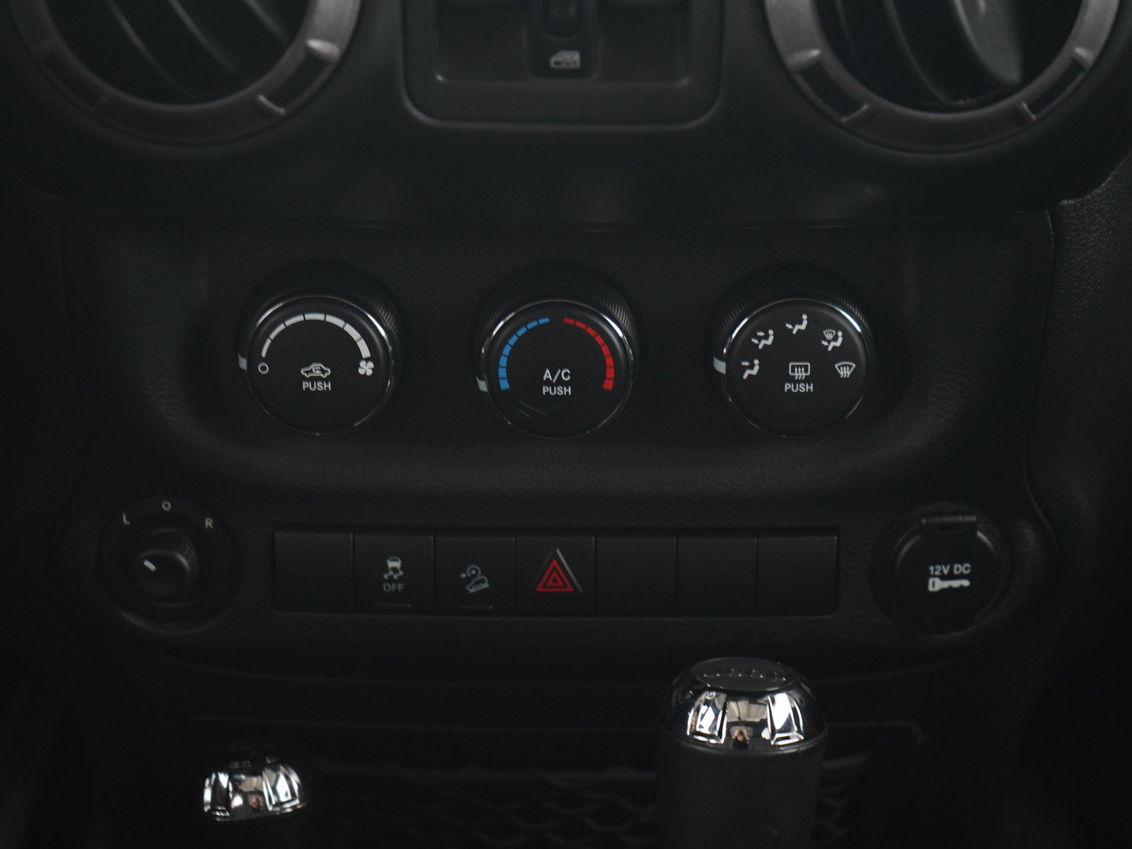 Used 2014 Jeep Wrangler Unlimited Sport w/ Quick Order Package 24S AWD/4WD image 18