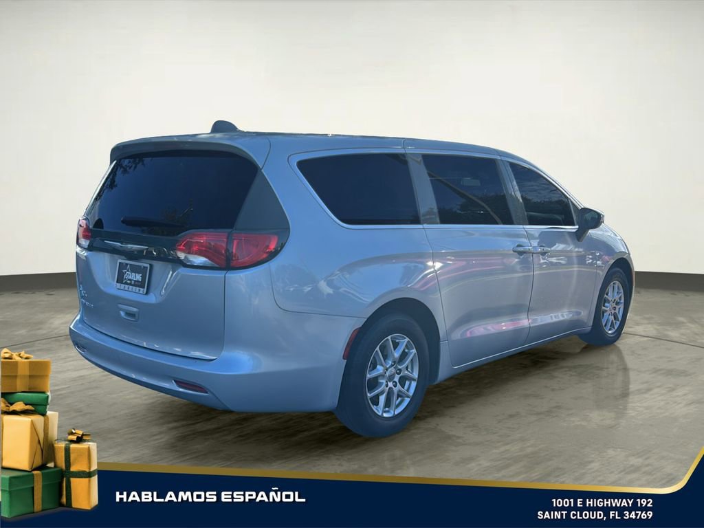Used 2022 Chrysler Voyager LX image 6