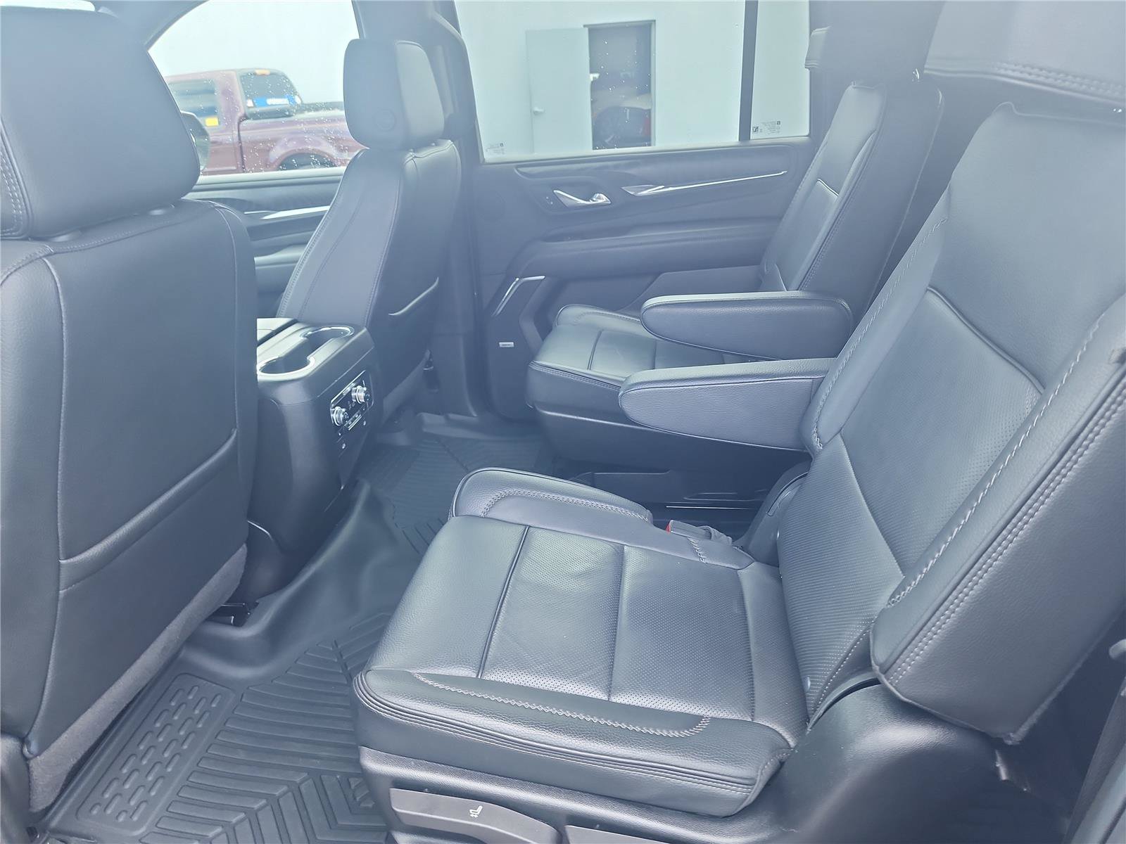Used 2024 GMC Yukon XL Denali AWD/4WD image 22