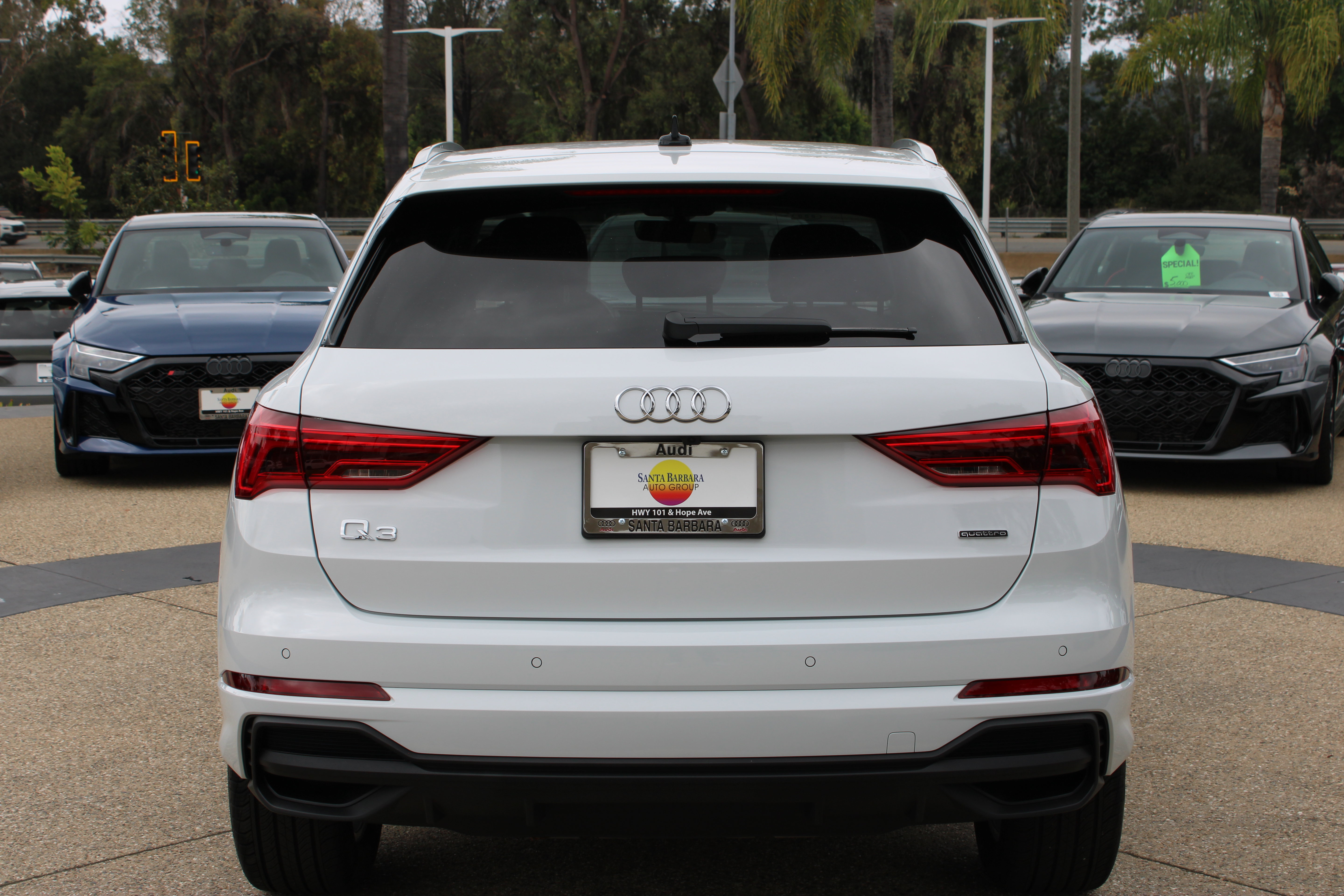 Certified 2025 Audi Q3 2.0T Premium w/ Convenience Package AWD/4WD image 4
