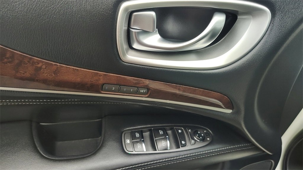 Used 2019 INFINITI QX60 Luxe w/ Sensory Package image 9