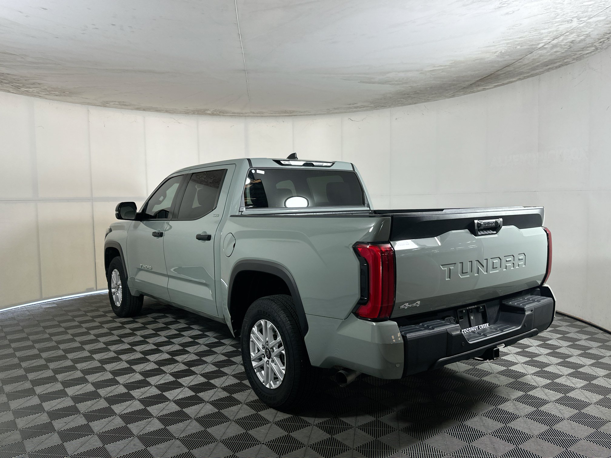 Used 2025 Toyota Tundra SR5 w/ SR5 Convenience Package AWD/4WD image 5