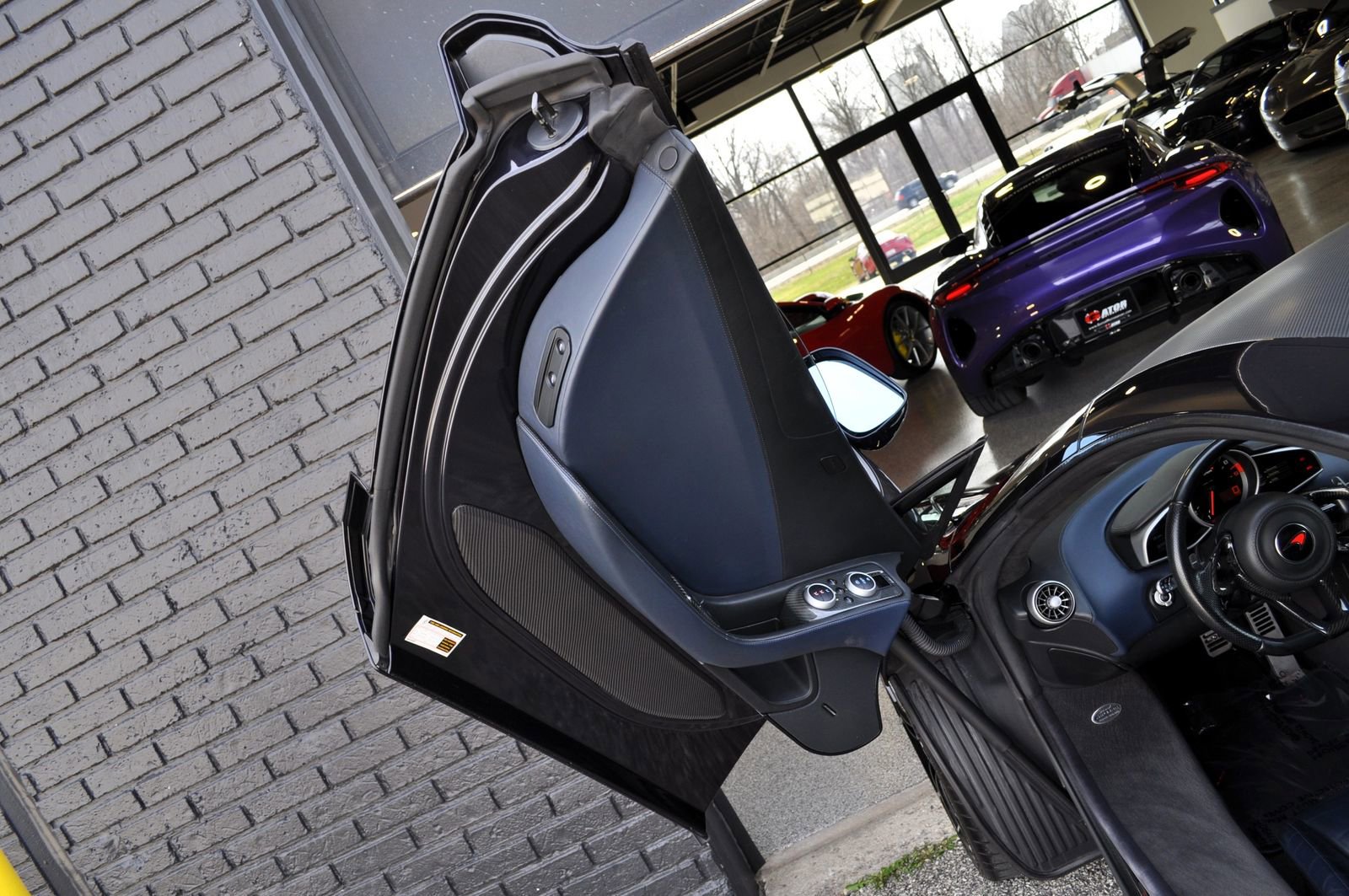 Used 2012 McLaren MP4-12C Coupe image 39