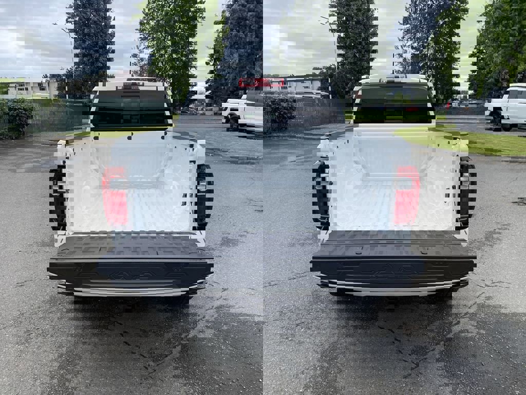 New 2025 GMC Canyon AT4 w/ Nightfall Edition image 25