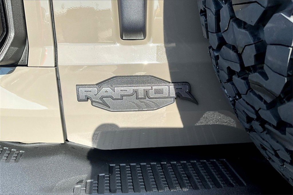 New 2025 Ford Bronco Raptor image 9