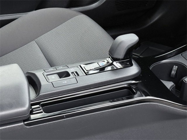 Certified 2025 Toyota Prius LE image 9