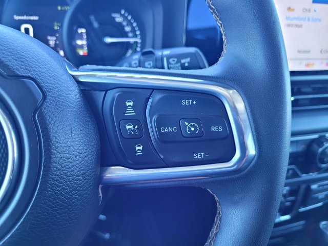 Used 2024 Jeep Wrangler Unlimited Sahara AWD/4WD image 23