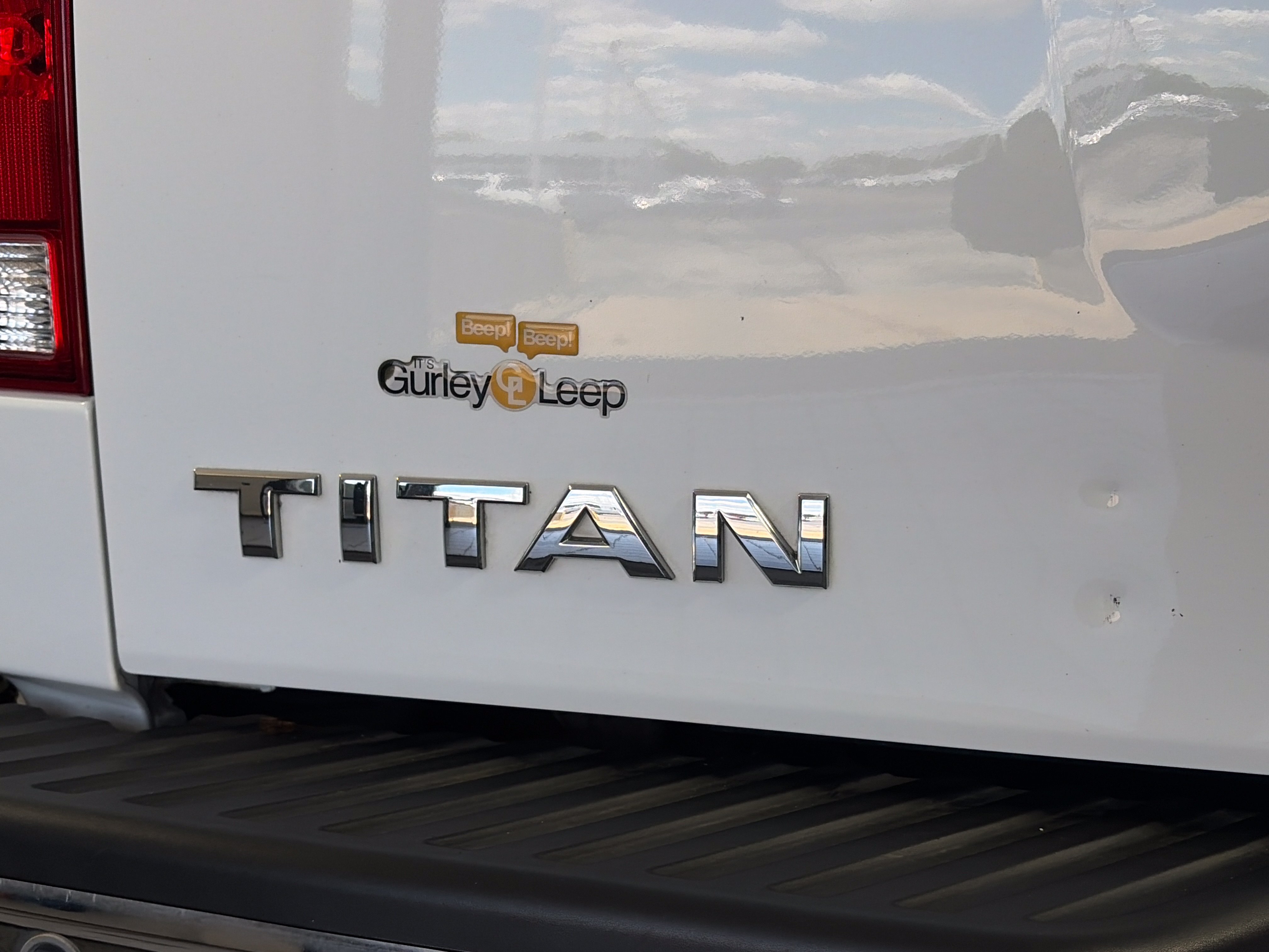 Used 2011 Nissan Titan SV w/ SV Premium Utility Pkg AWD/4WD image 18