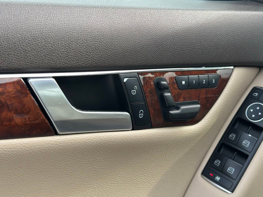 Used 2011 Mercedes-Benz C 300 4MATIC Sedan image 19