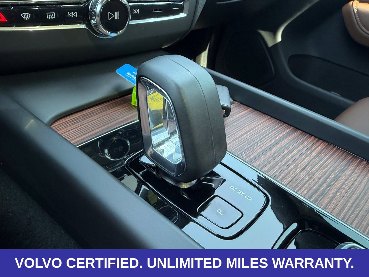 Certified 2024 Volvo XC60 T8 Plus w/ Protection Package Premier AWD/4WD image 22