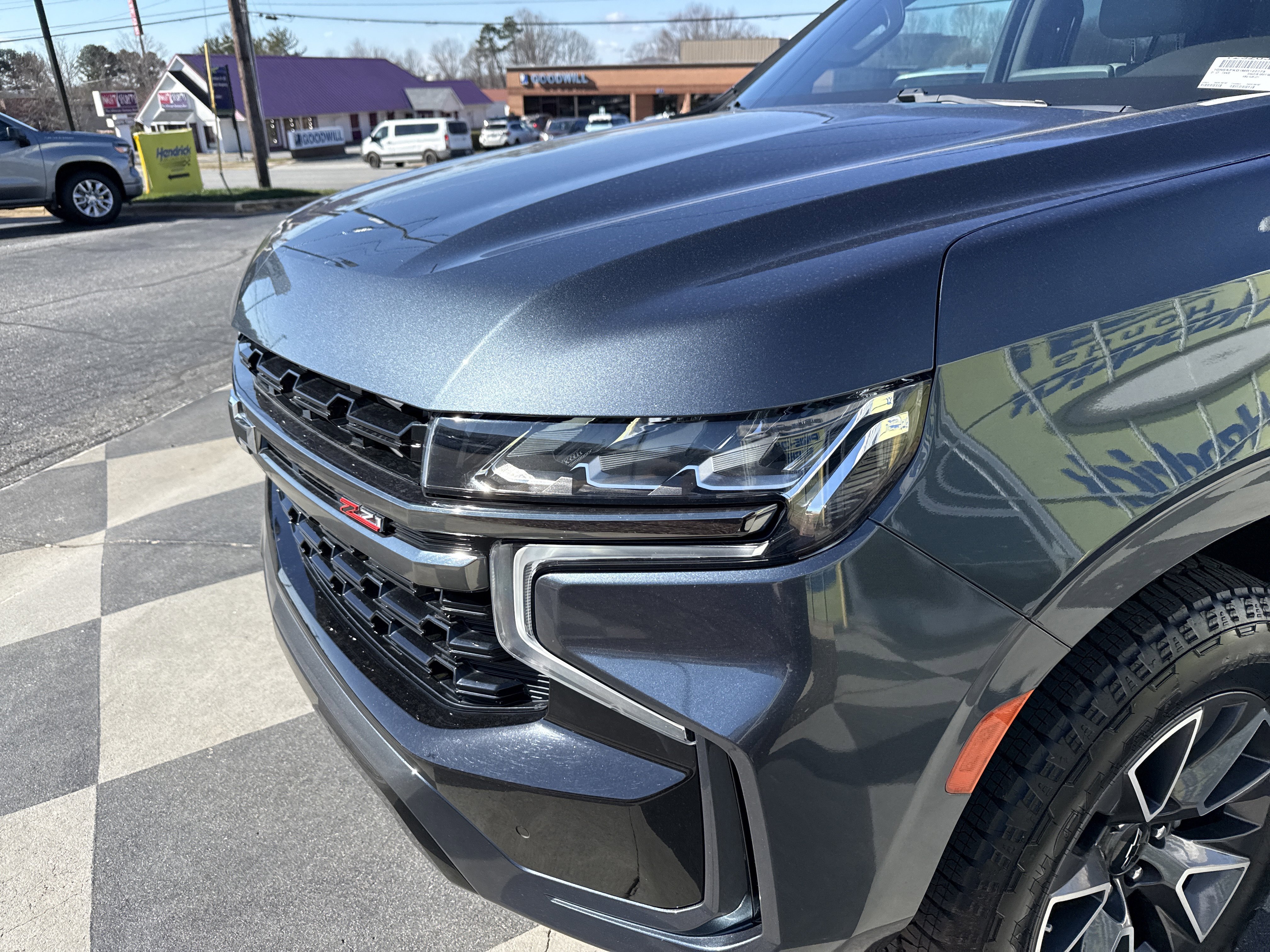 Used 2021 Chevrolet Tahoe Z71 w/ Z71 Signature Package AWD/4WD image 6