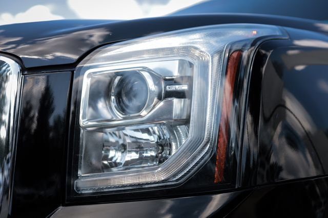 Used 2019 GMC Yukon Denali w/ Denali Ultimate Package AWD/4WD image 10