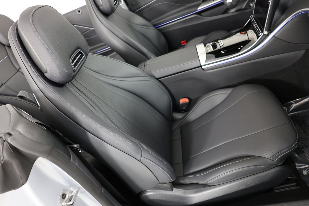 Used 2024 Mercedes-Benz CLE 300 4MATIC Cabriolet image 28