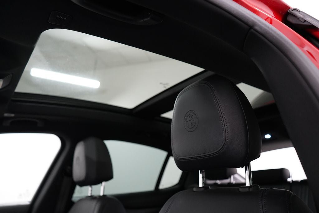 Used 2023 Alfa Romeo Stelvio Veloce AWD/4WD image 16