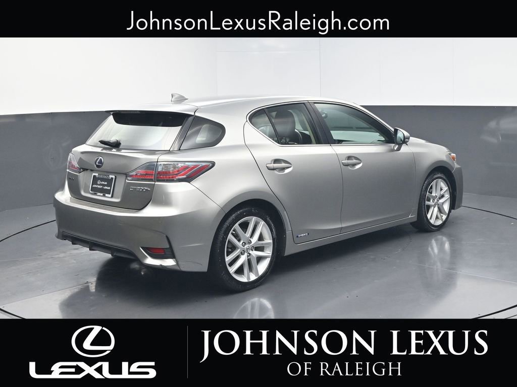 Used 2017 Lexus CT 200h image 9
