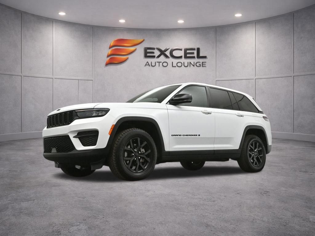 Used 2025 Jeep Grand Cherokee Altitude AWD/4WD image 41
