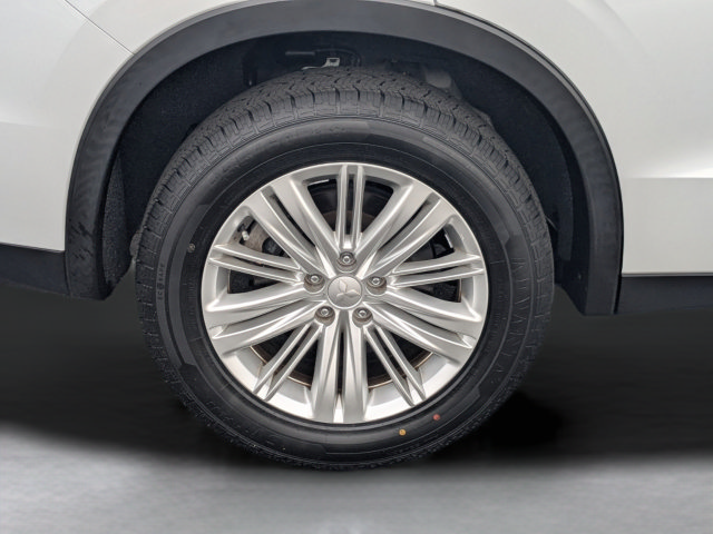 Used 2024 Mitsubishi Outlander ES FWD image 10