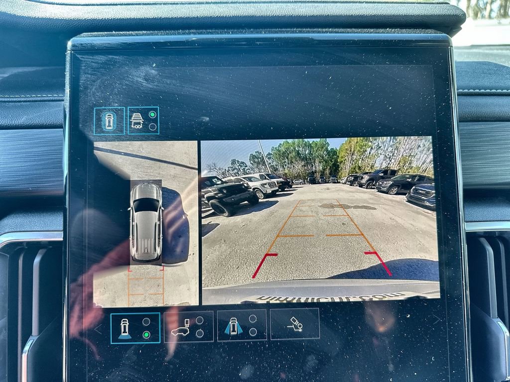 Used 2025 GMC Acadia Elevation image 15