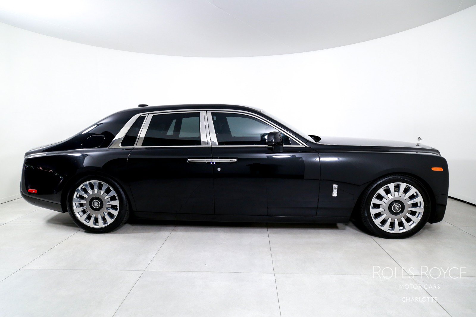 Used 2020 Rolls-Royce Phantom Sedan RWD image 10
