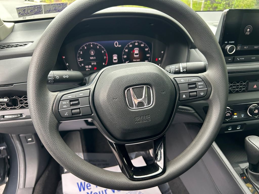 Used 2025 Honda Accord LX image 30