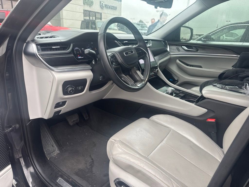 Certified 2021 Jeep Grand Cherokee L Overland w/ Luxury Tech Group IV AWD/4WD image 2