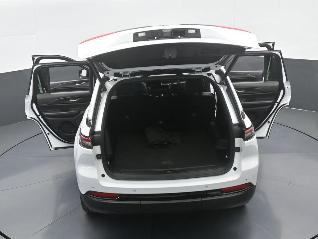 Used 2023 Jeep Grand Cherokee Altitude image 31