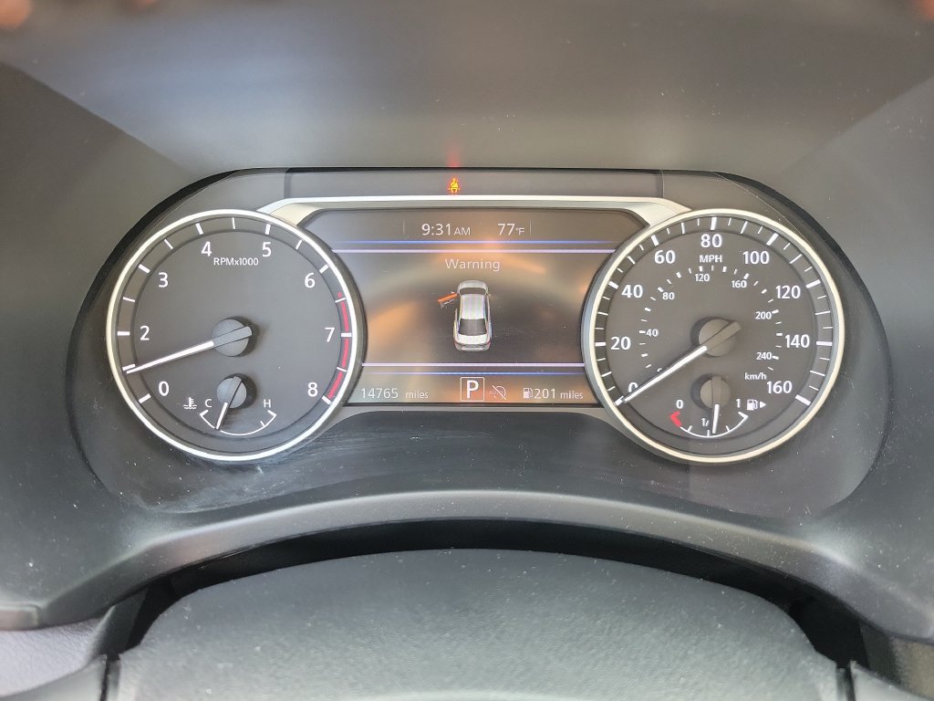 Certified 2025 Nissan Sentra SR FWD image 22