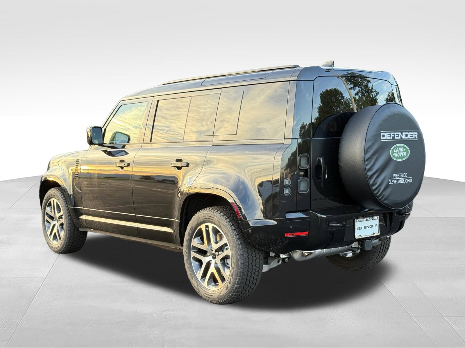 New 2026 Land Rover Defender 110 X-Dynamic SE AWD/4WD image 3