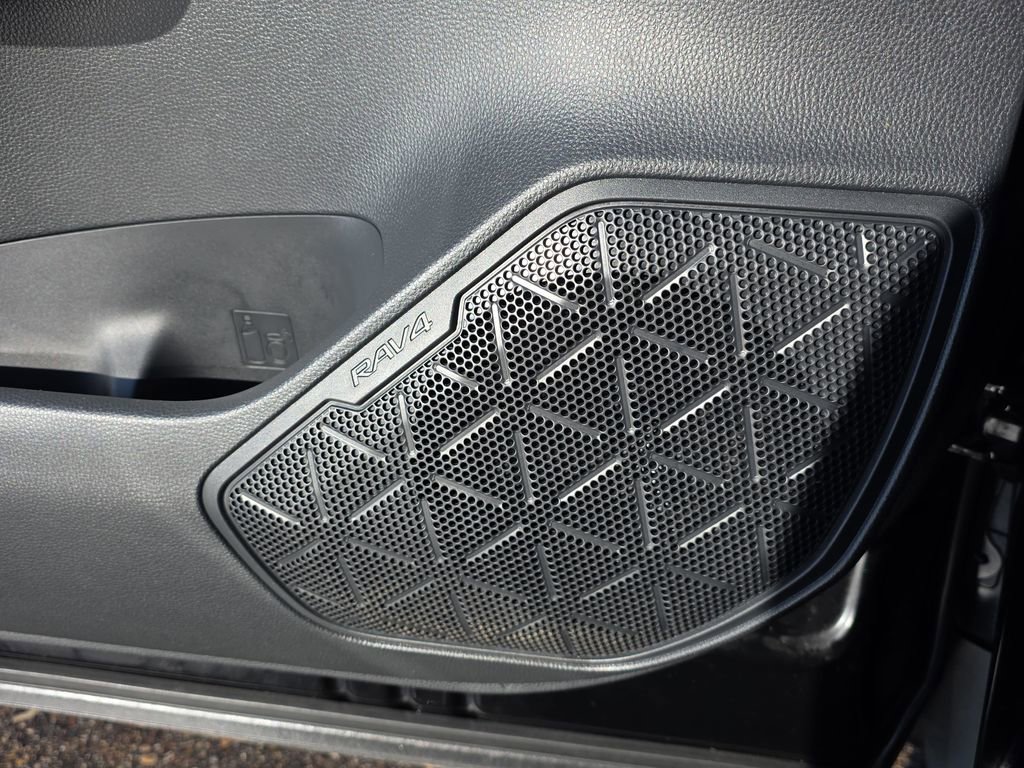 Used 2019 Toyota RAV4 Limited w/ Carpet Mat Package image 30