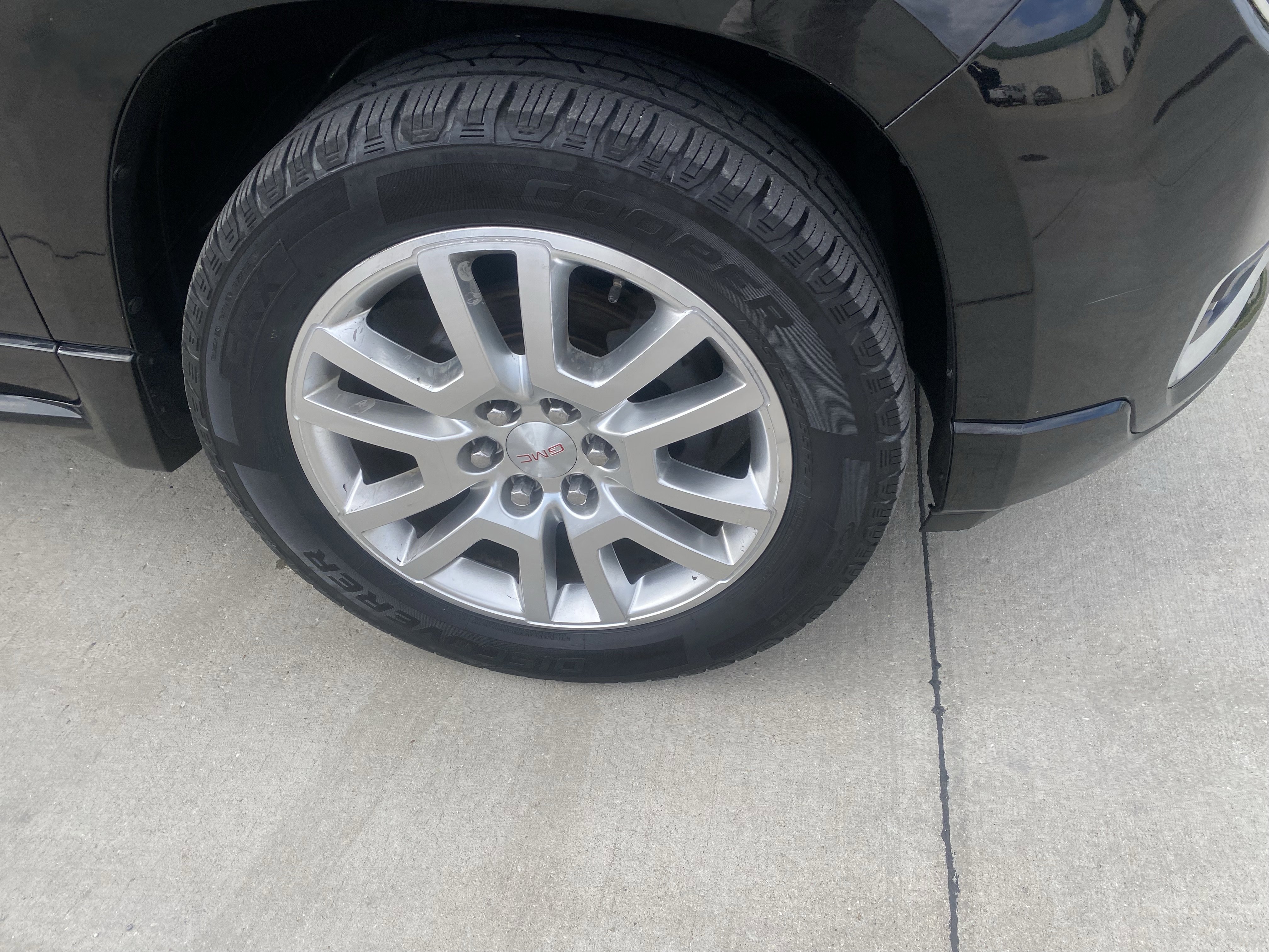 Used 2016 GMC Acadia Denali AWD/4WD image 2
