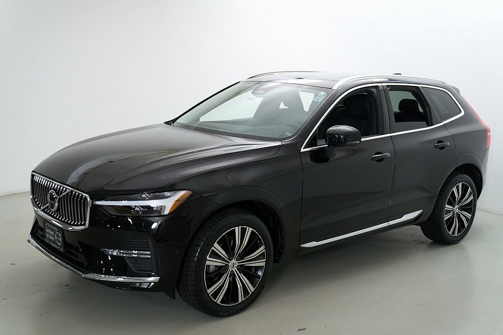 Certified 2023 Volvo XC60 B5 Plus AWD/4WD image 4
