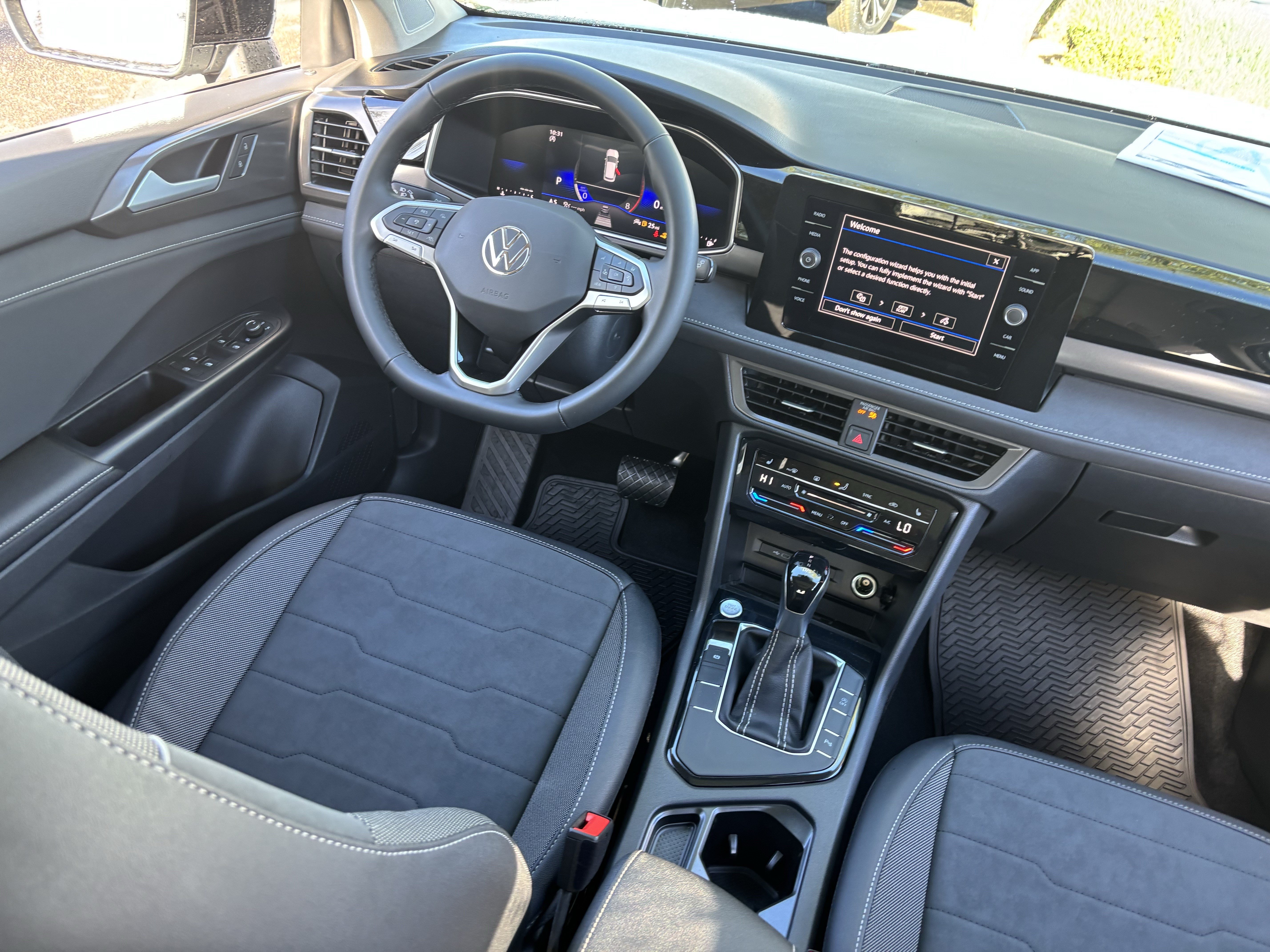 New 2026 Volkswagen Taos SE FWD image 11