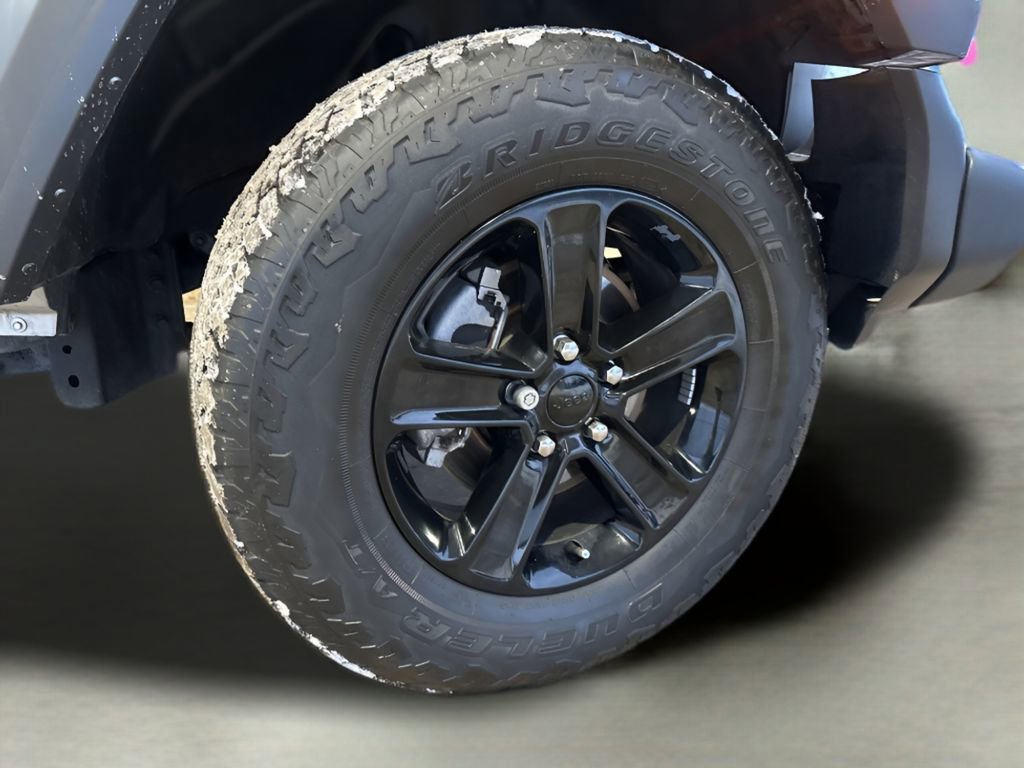 Used 2023 Jeep Wrangler Sport image 27