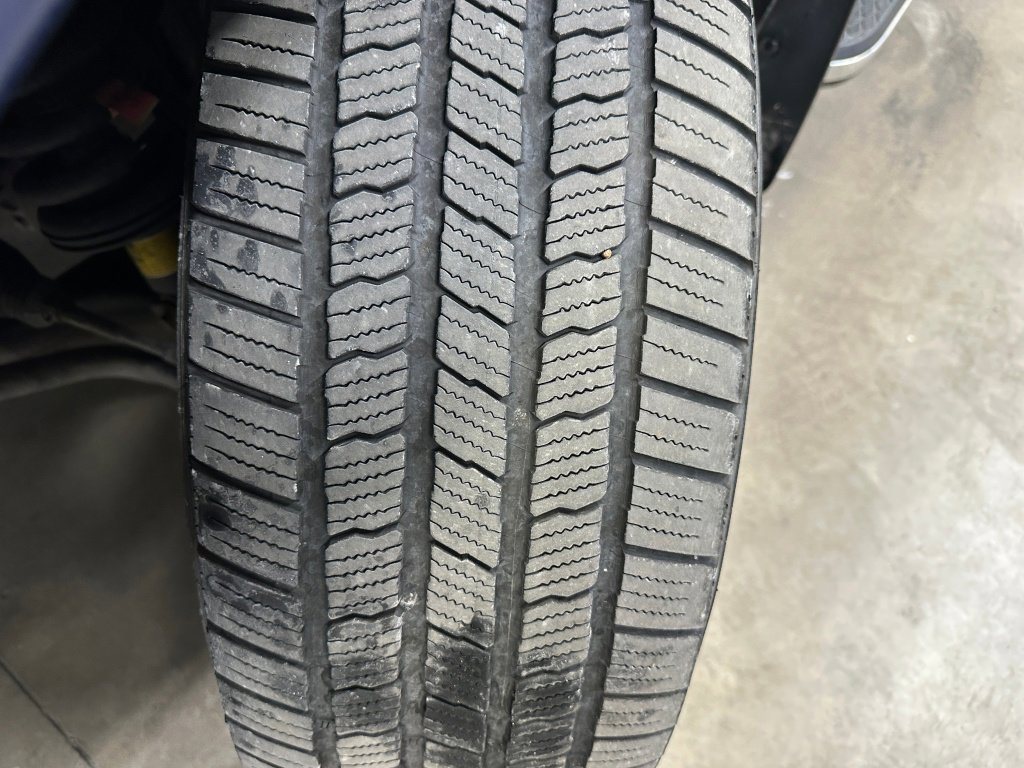 Used 2021 Nissan Titan SL w/ Moonroof Package image 39