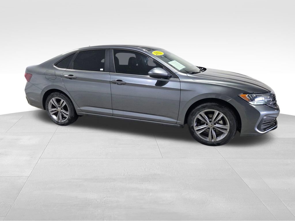 Used 2023 Volkswagen Jetta SE w/ Panoramic Sunroof Package image 24