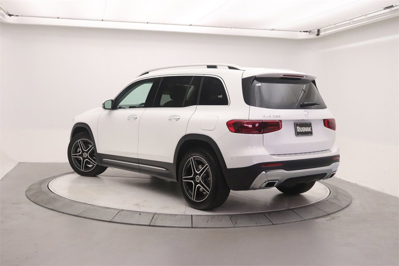 New 2026 Mercedes-Benz GLB 250 image 2