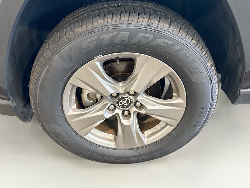 Used 2025 Toyota RAV4 LE AWD/4WD image 30