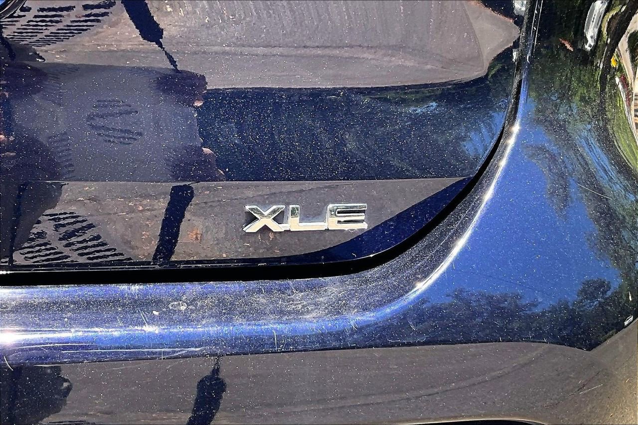 Used 2020 Toyota Highlander XLE FWD image 21