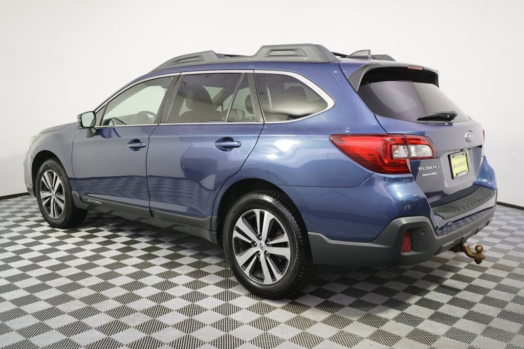 Used 2019 Subaru Outback 2.5i Limited AWD/4WD image 3