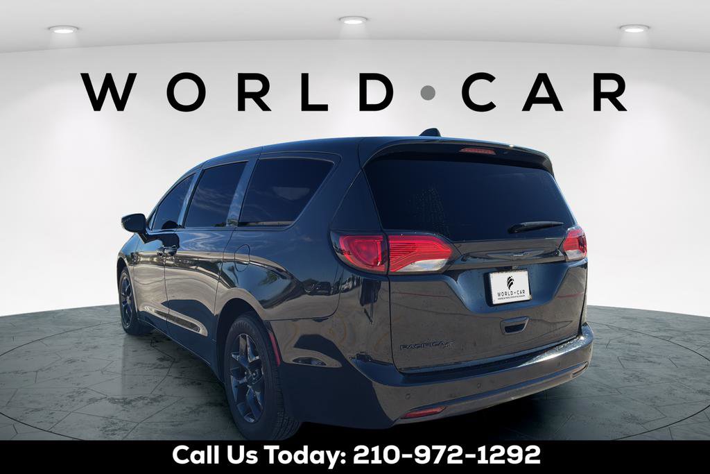 Used 2020 Chrysler Pacifica Touring w/ S Appearance Package image 13