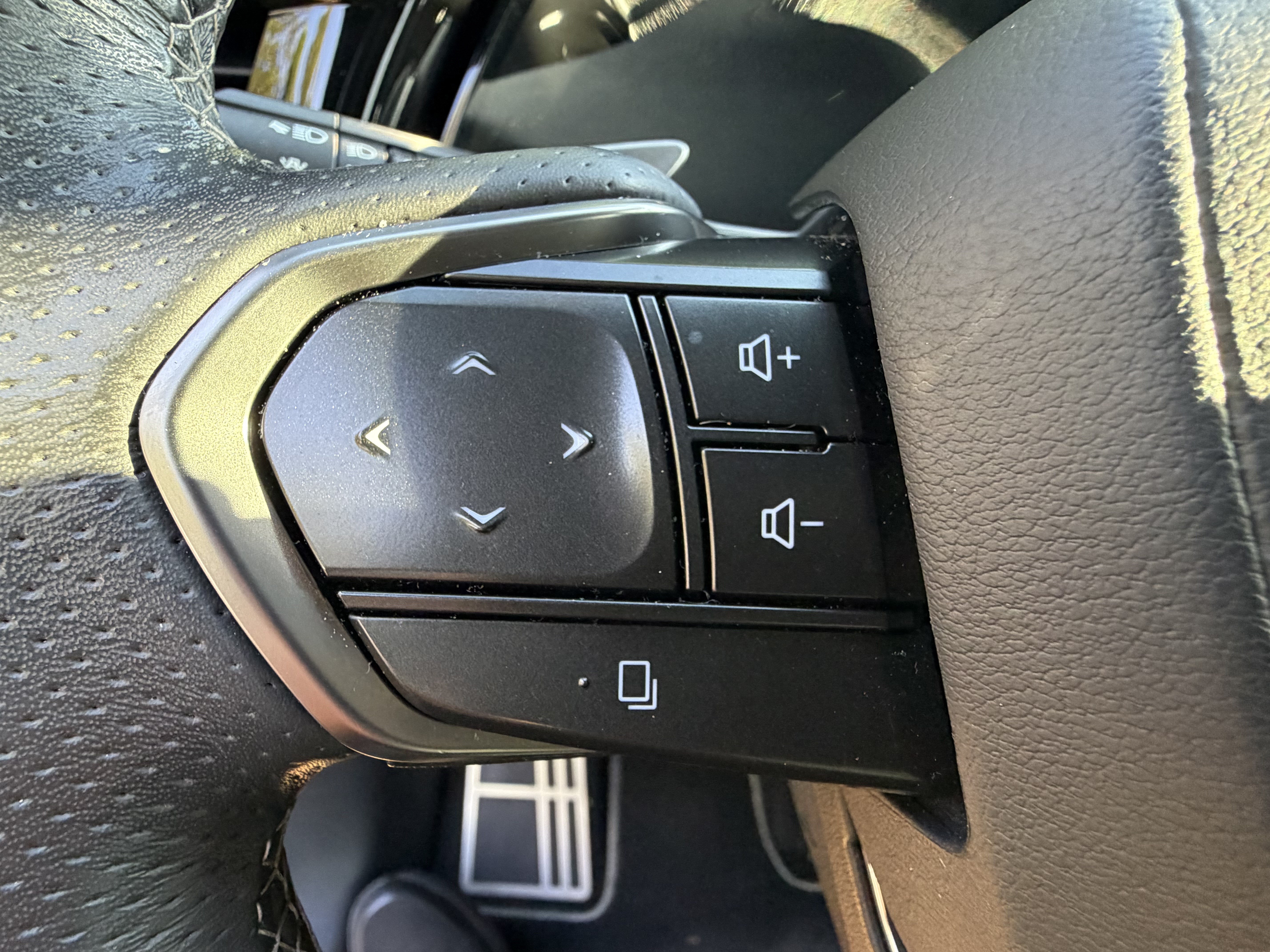 Used 2024 Lexus RX 500h F Sport w/ Convenience Package AWD/4WD image 18