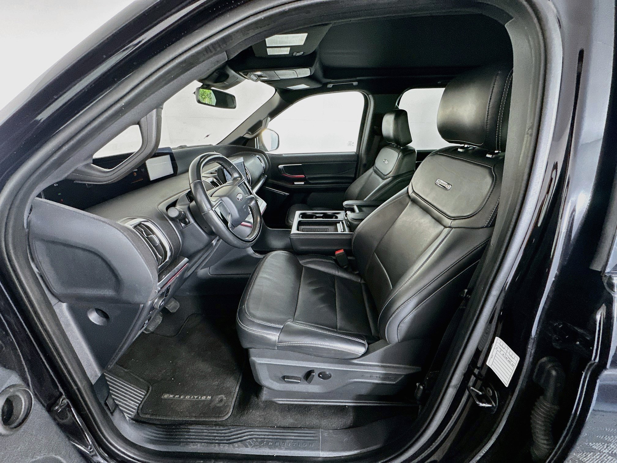 Used 2025 Ford Expedition Max Platinum w/ Stealth Performance Package AWD/4WD image 13