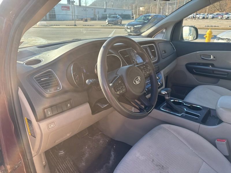 Used 2020 Kia Sedona LX image 11